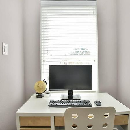 Amazing Rooftop! Downtown Skyline Views!!! Sleeps 15 Houston Kültér fotó