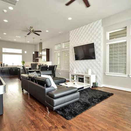 Amazing Rooftop! Downtown Skyline Views!!! Sleeps 15 Houston Kültér fotó