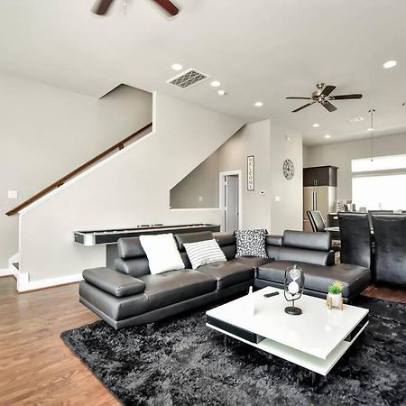 Amazing Rooftop! Downtown Skyline Views!!! Sleeps 15 Houston Kültér fotó