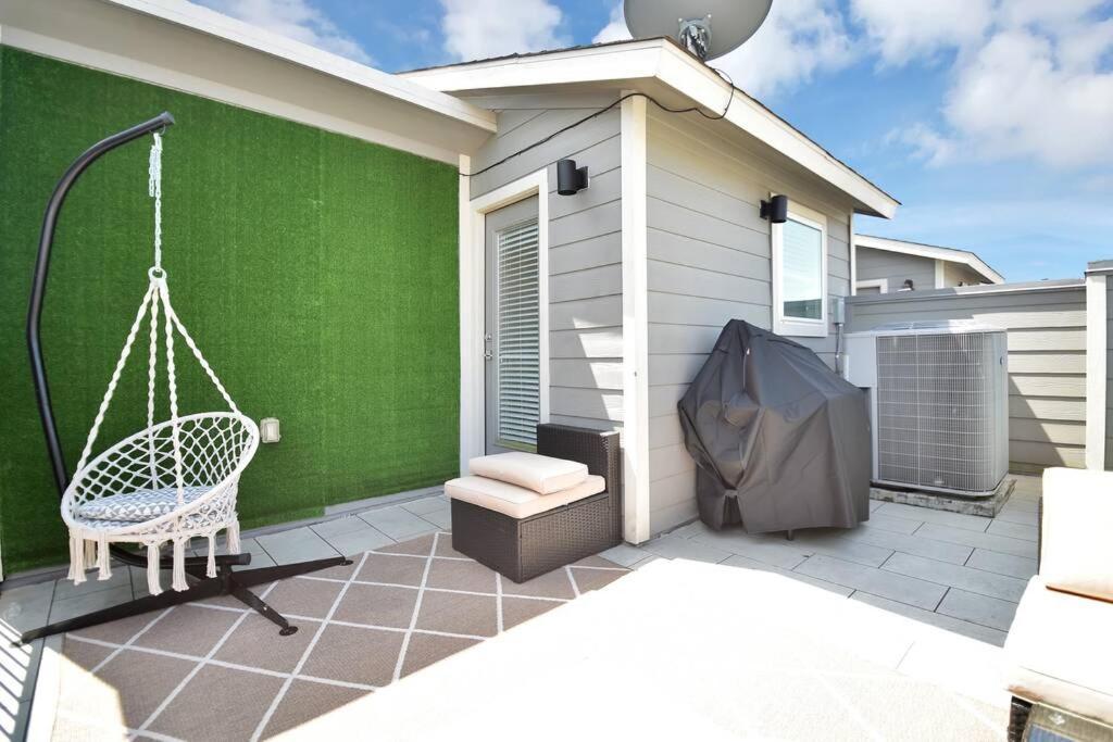 Amazing Rooftop! Downtown Skyline Views!!! Sleeps 15 Houston Kültér fotó