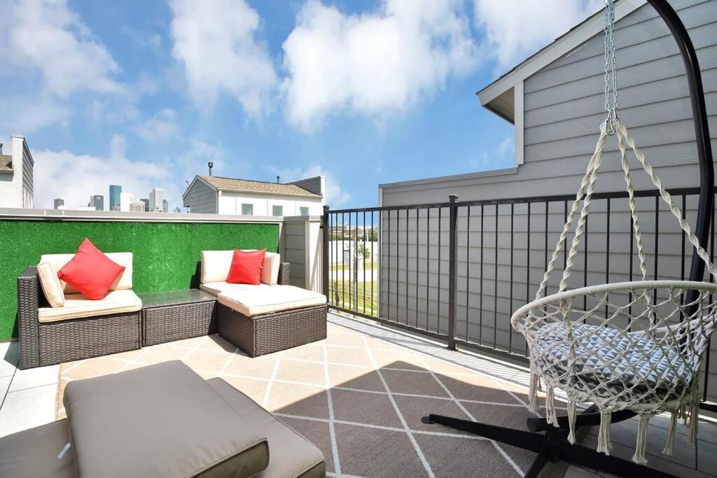 Amazing Rooftop! Downtown Skyline Views!!! Sleeps 15 Houston Kültér fotó