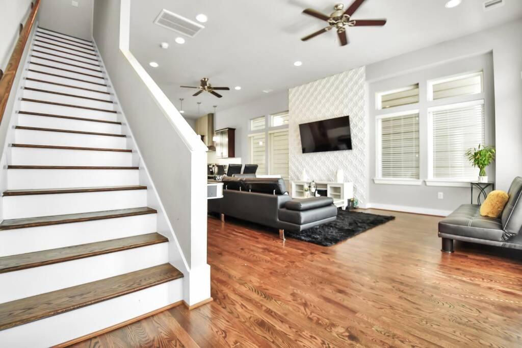 Amazing Rooftop! Downtown Skyline Views!!! Sleeps 15 Houston Kültér fotó
