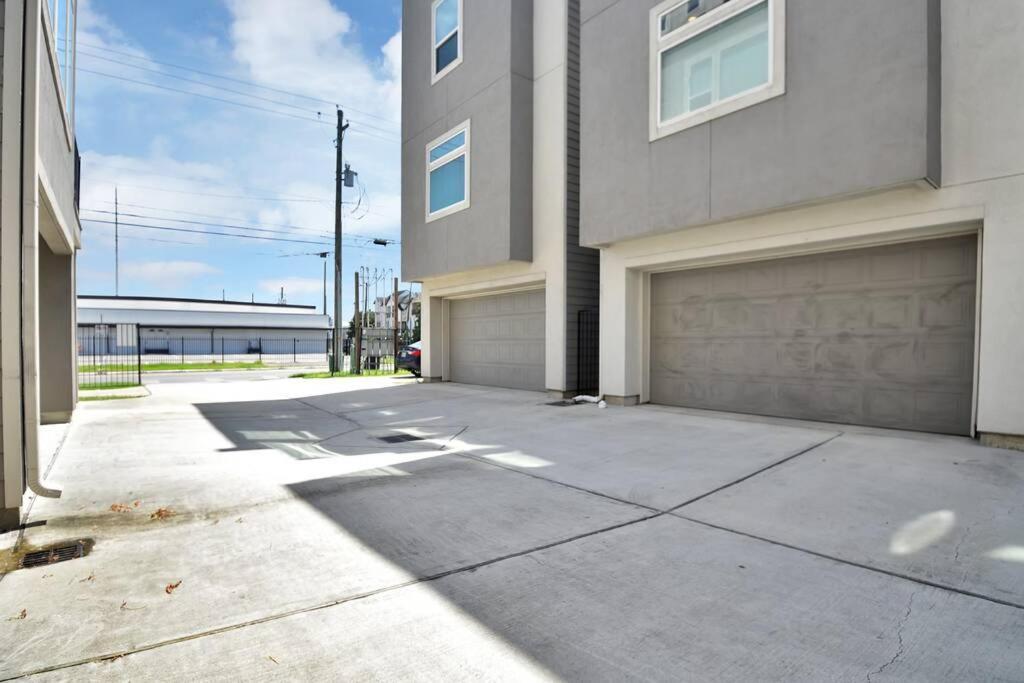 Amazing Rooftop! Downtown Skyline Views!!! Sleeps 15 Houston Kültér fotó