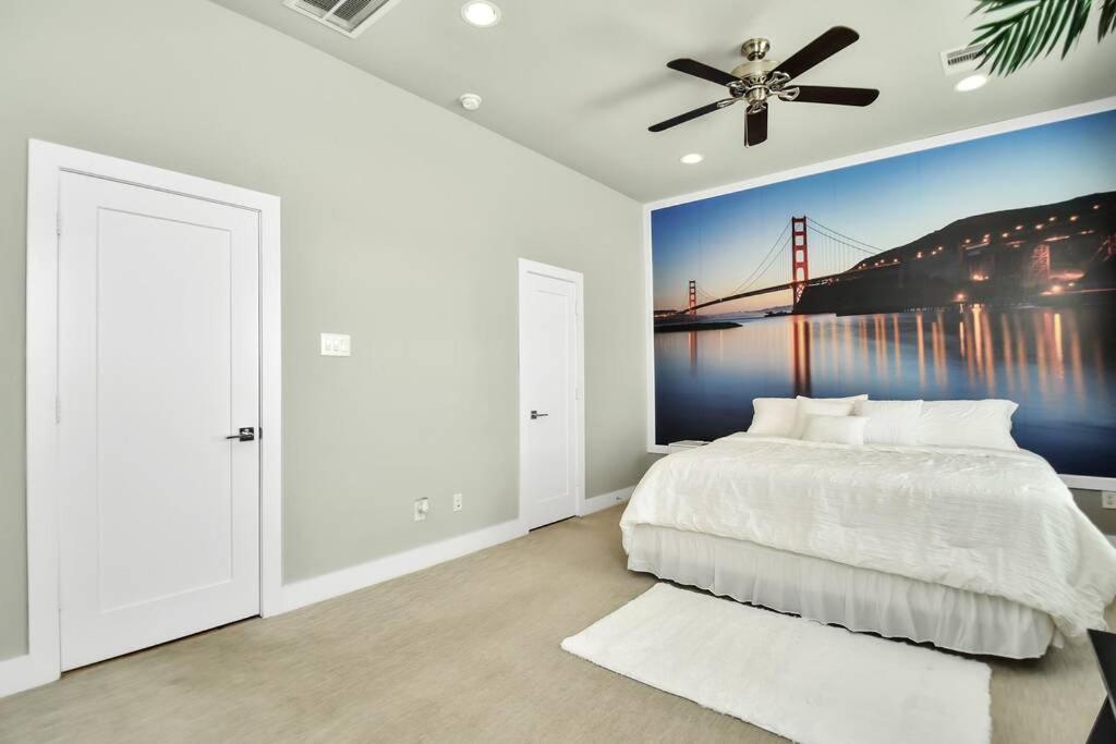 Amazing Rooftop! Downtown Skyline Views!!! Sleeps 15 Houston Kültér fotó