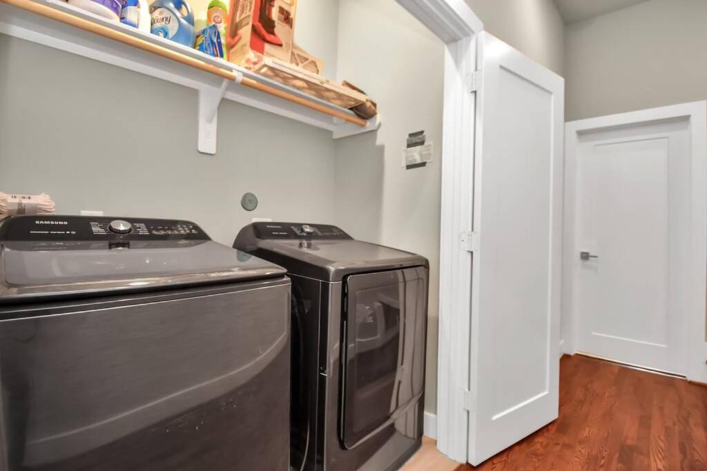 Amazing Rooftop! Downtown Skyline Views!!! Sleeps 15 Houston Kültér fotó