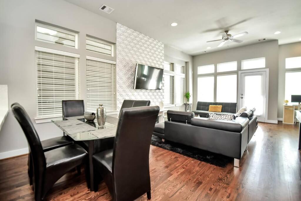 Amazing Rooftop! Downtown Skyline Views!!! Sleeps 15 Houston Kültér fotó