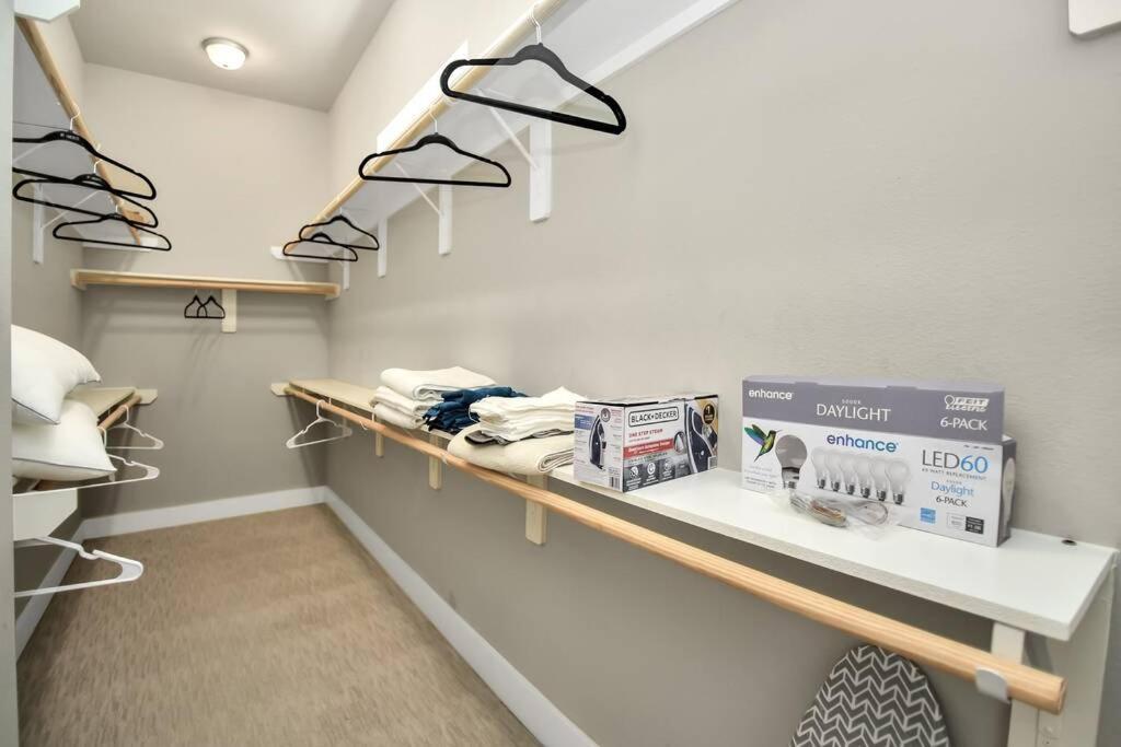 Amazing Rooftop! Downtown Skyline Views!!! Sleeps 15 Houston Kültér fotó